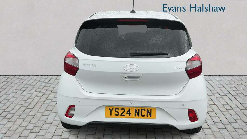 Hyundai I10 1.2 79 Premium Nav 2024 White #4