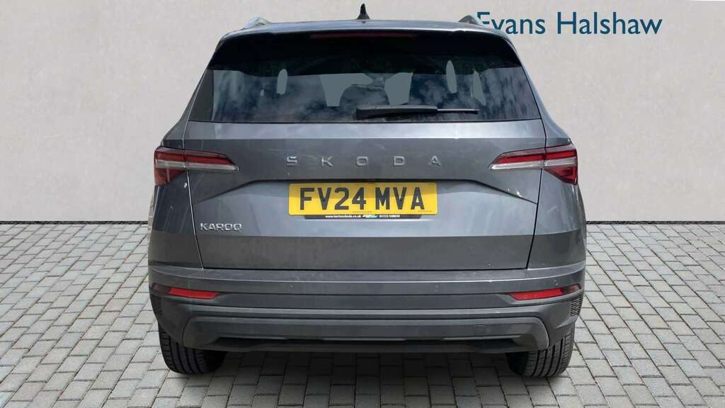 Skoda Karoq 1.5 Tsi Se L Dsg 2024 Black #4