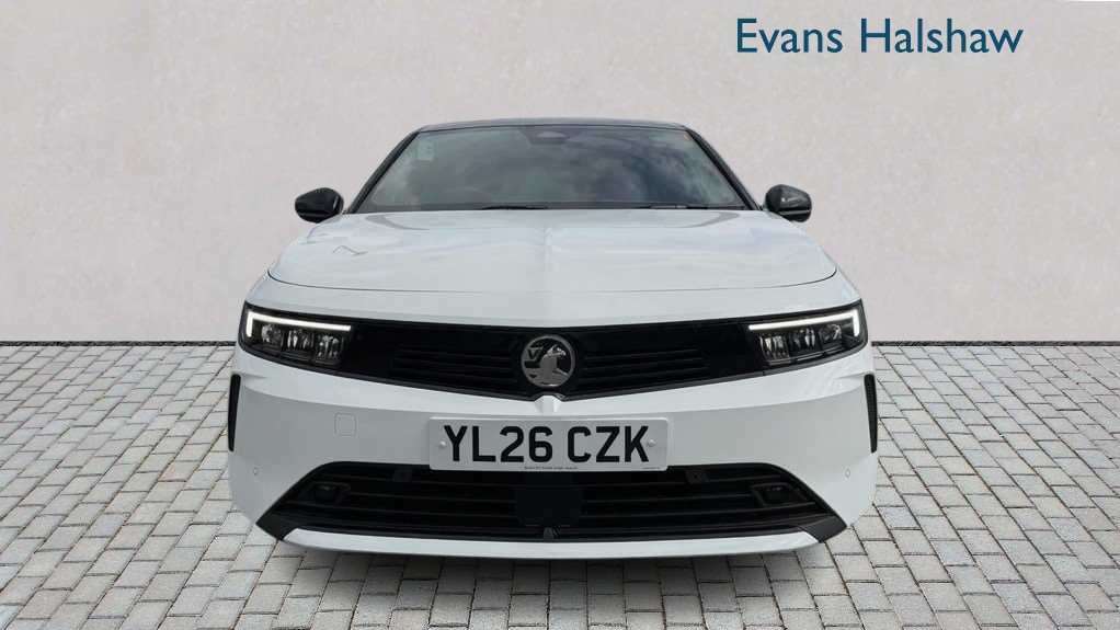 Vauxhall Astra 1.2 Turbo 130 Griffin 2026 White #2