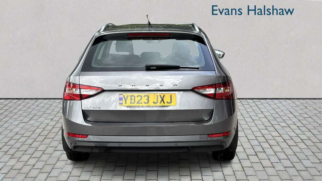 Skoda Superb 2.0 Tdi Cr Se Dsg 2023 Grey #3