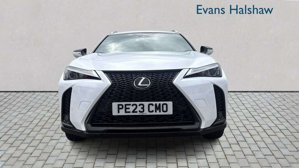 Lexus UX 250H 2.0 F-sport Design Cvt 2023 White #4