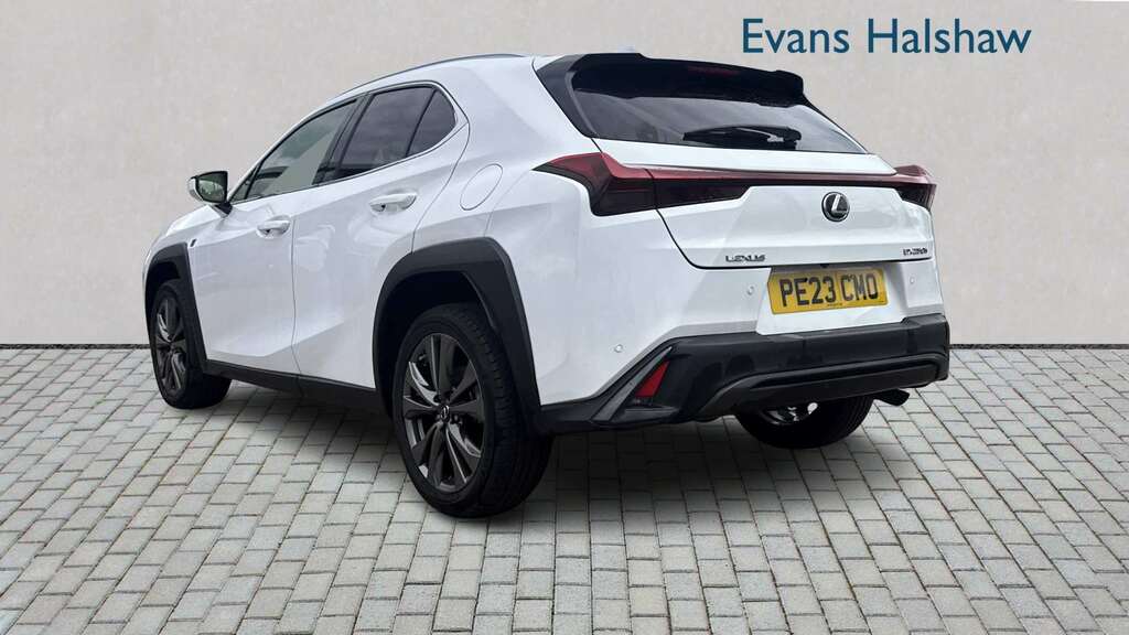Lexus UX 250H 2.0 F-sport Design Cvt 2023 White #2