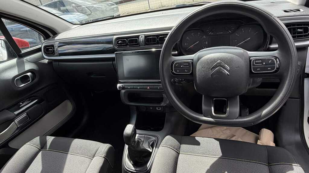 Citroen C3 1.2 Puretech Feel 2017 MJ67RVM White #3
