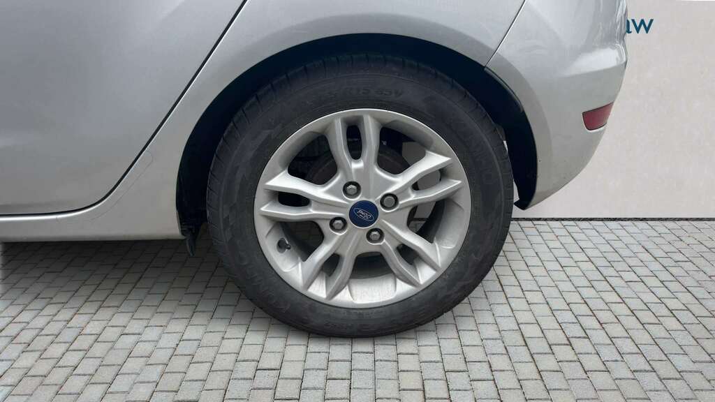 Ford Fiesta 1.25 82 Zetec 2015 MX15WTZ Silver #4