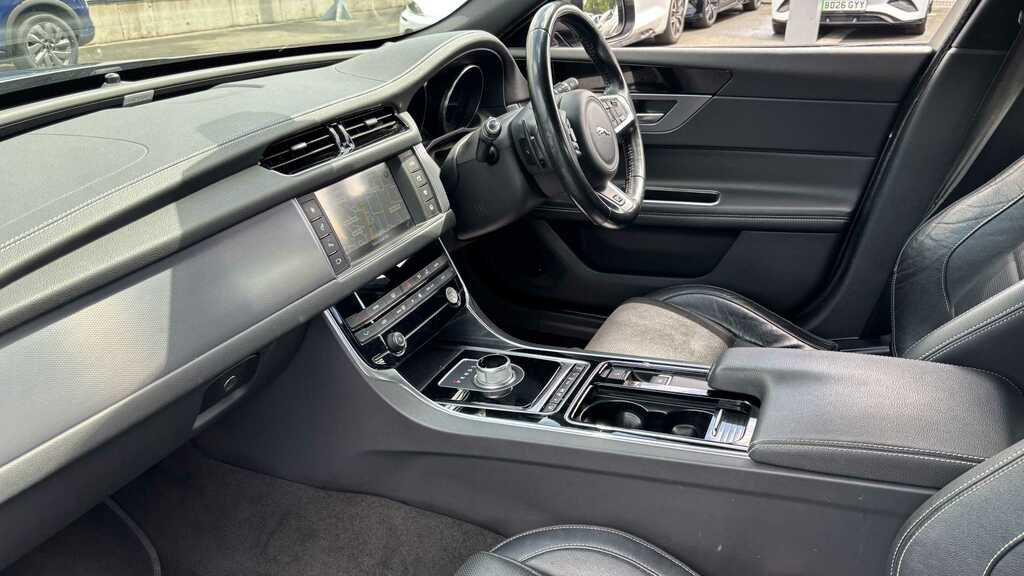 Jaguar XF D Luxury #8