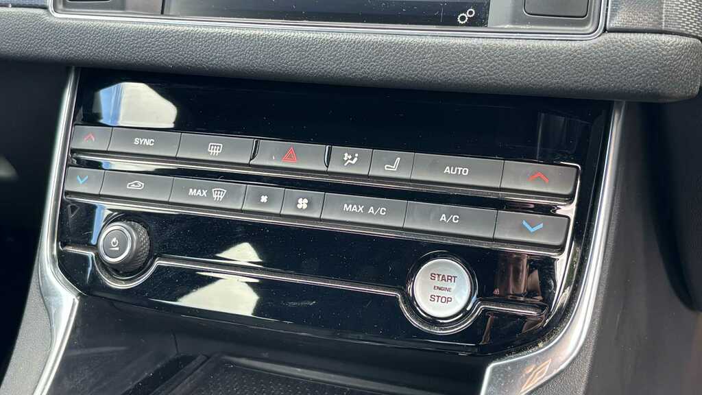 Jaguar XF D Luxury #15