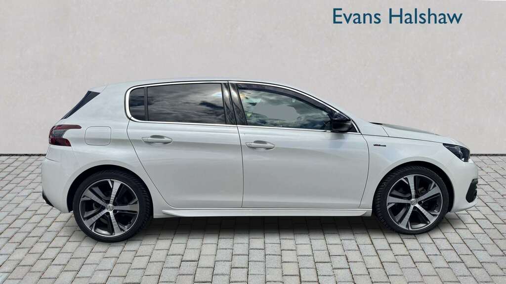 Peugeot 308 1.2 Puretech 130 Gt Line 2019 White #2