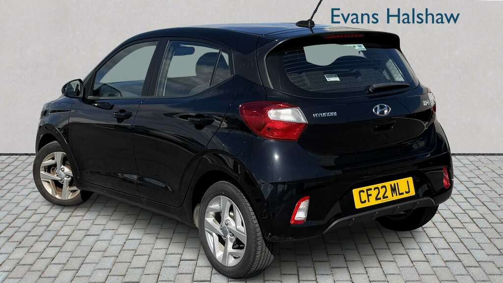 Hyundai I10 1.2 Mpi Se Connect 2022 Black #2