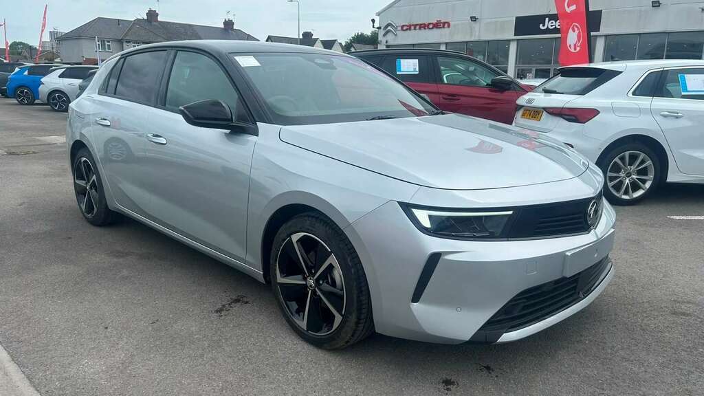 Vauxhall Astra 1.2 Turbo 130 Griffin 2026 White