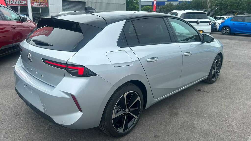 Vauxhall Astra 1.2 Turbo 130 Griffin 2026 White #5