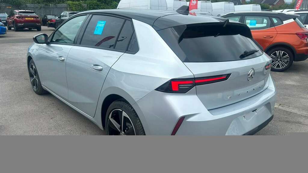 Vauxhall Astra 1.2 Turbo 130 Griffin 2026 White #2