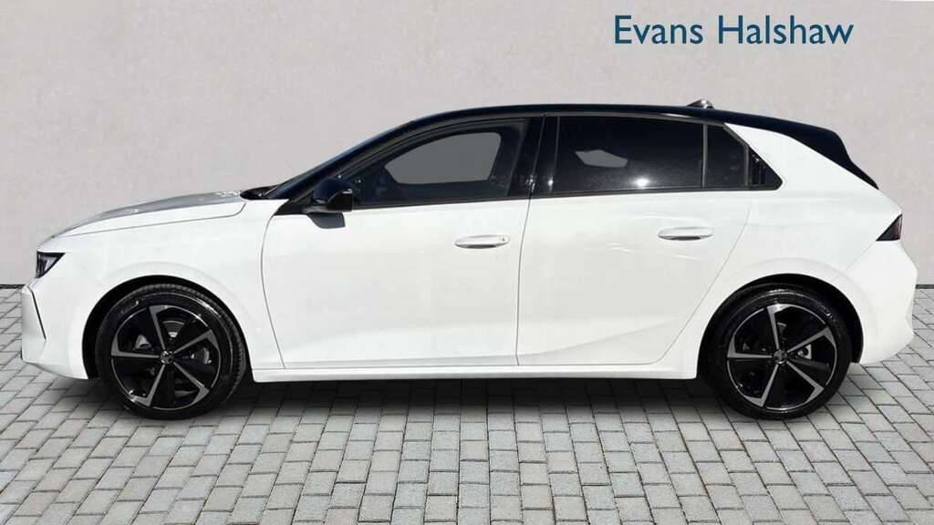 Vauxhall Astra 1.2 Turbo 130 Griffin 2026 White #4