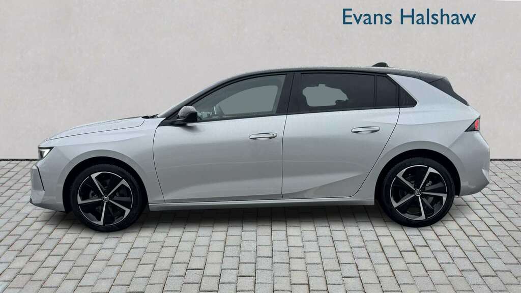 Vauxhall Astra 1.2 Turbo 130 Griffin 2026 White #4