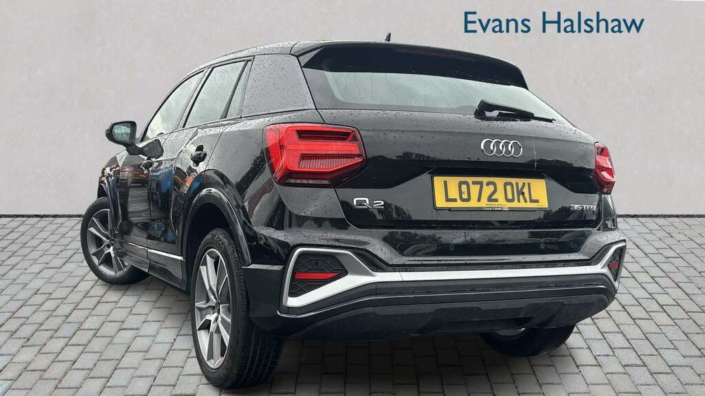 Audi Q2 35 Tfsi S Line S Tronic 2023 Black #2