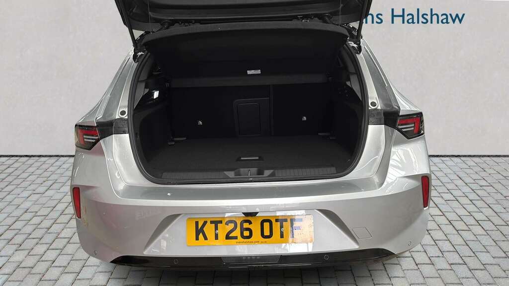 Vauxhall Astra 1.2 Turbo 130 Ultimate 2026 White #6