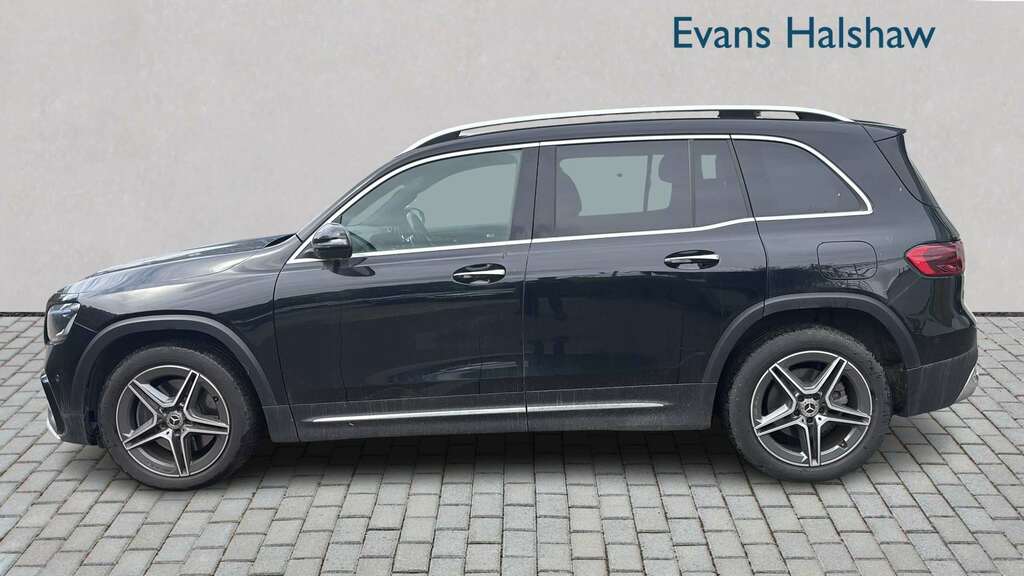 Mercedes-Benz GLB Class 220D 4Matic Amg Line Executive 8G-tronic 2024 Black #2