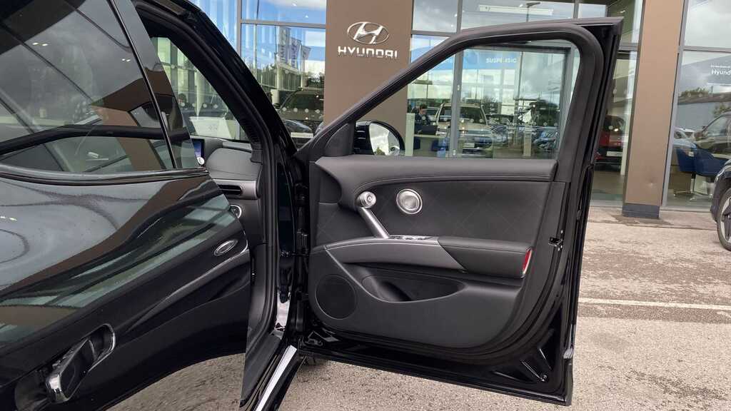 Genesis GV60 168Kw Pure 84Kwh 2026 Black #6