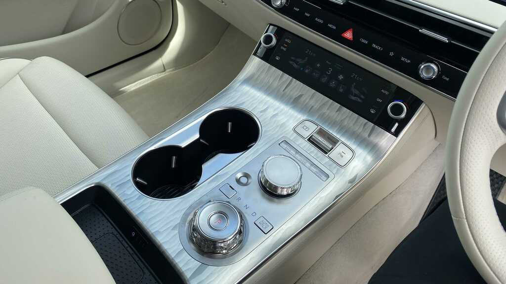 Genesis GV70 2.2D 201 Luxury Awd 2026 Green #8