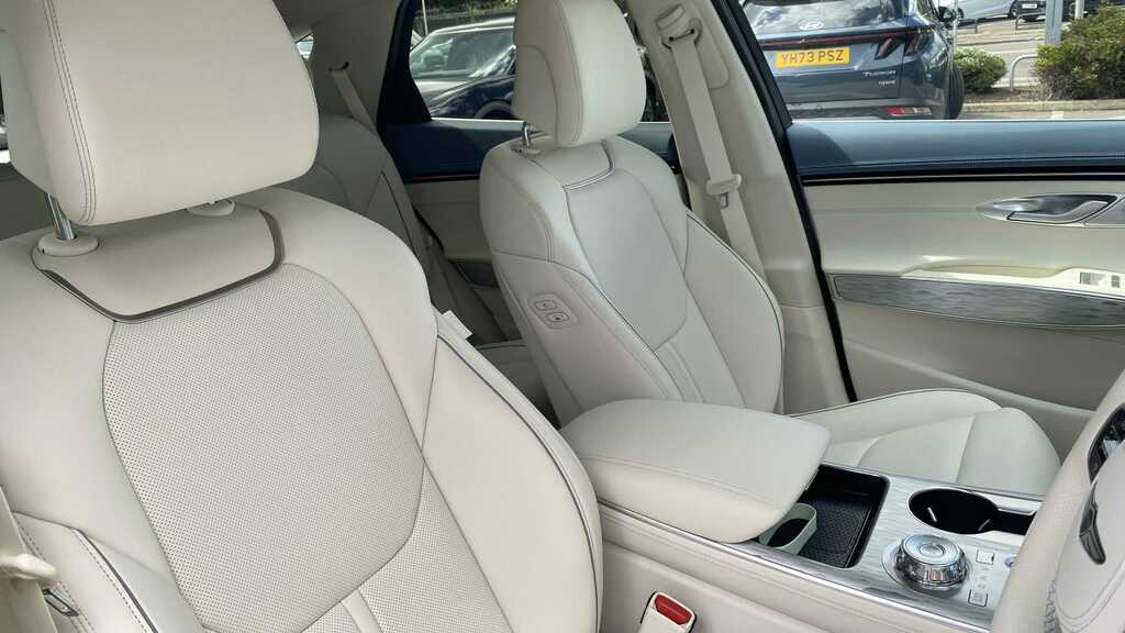 Genesis GV70 2.2D 201 Luxury Awd 2026 Green #7