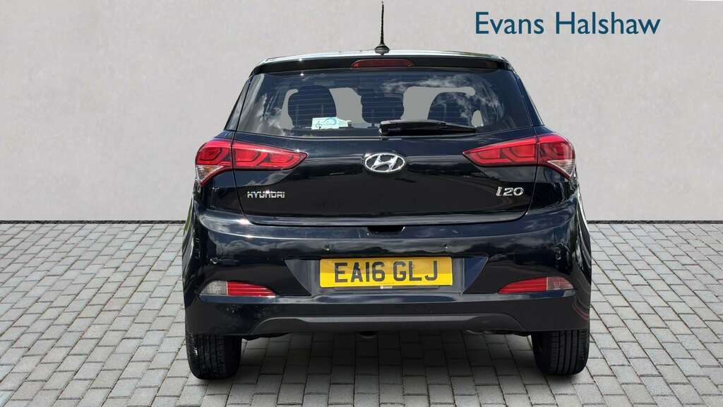 Hyundai I20 1.2 Se 2016 Black #4