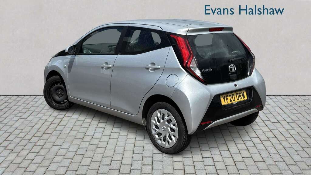 Toyota Aygo 1.0 Vvt-i X-play 2020 Silver #2