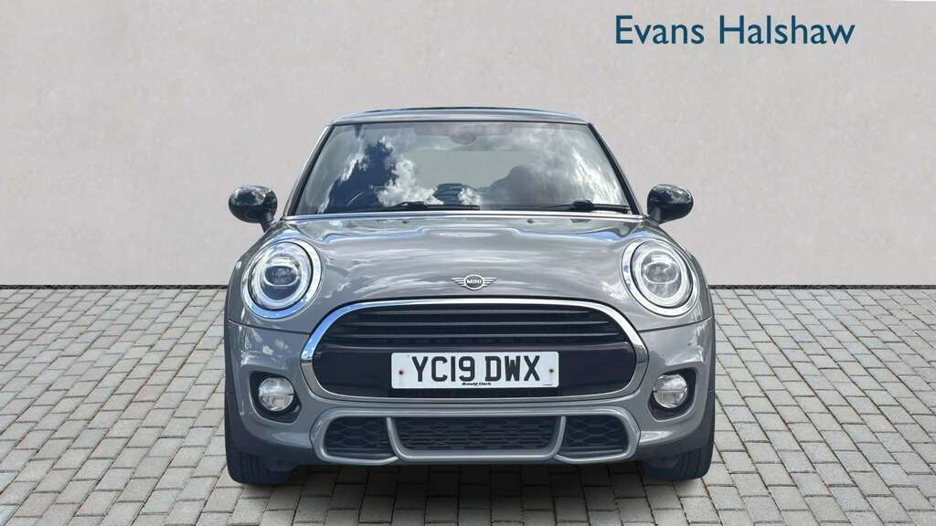 Mini Hatch 1.5 Cooper Sport II 2019 YC19DWX Grey #4