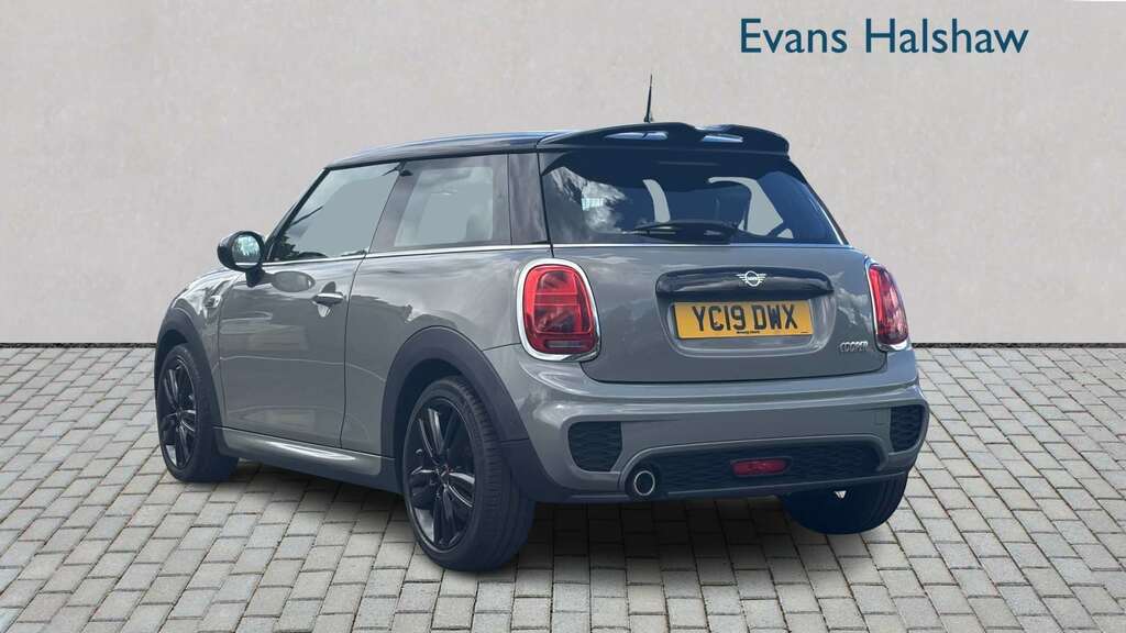 Mini Hatch 1.5 Cooper Sport II 2019 YC19DWX Grey #2
