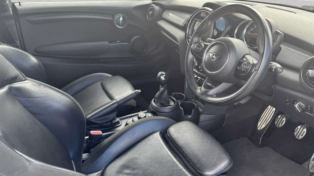 Mini Hatch 1.5 Cooper Sport II 2019 YC19DWX Grey #3
