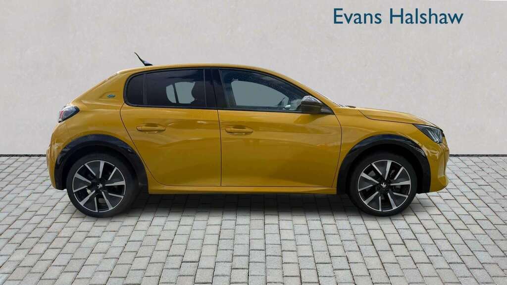 Peugeot e-208 100Kw Gt 50Kwh 2022 Yellow #2