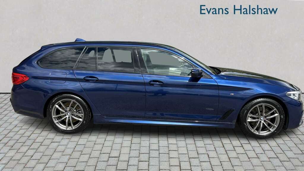 BMW 5 Series 520I M Sport 2020 Blue #4