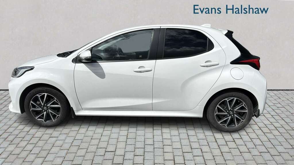 Toyota Yaris 1.6 Awd Circuit Pack Black #3