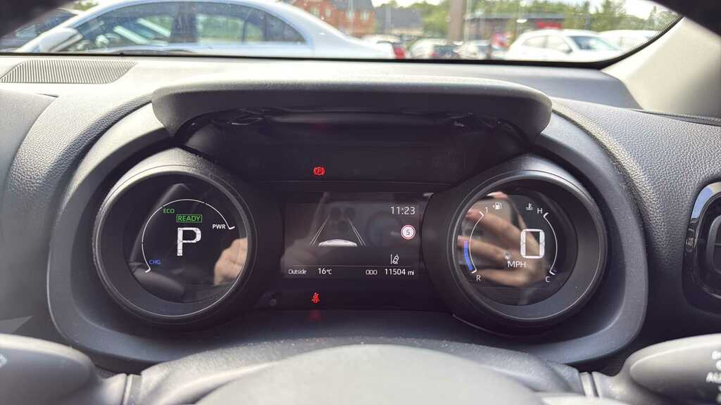 Toyota Yaris 1.6 Awd Circuit Pack Black #9