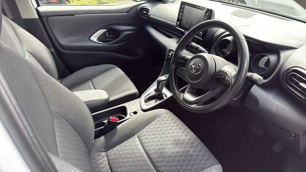 Toyota Yaris 1.6 Awd Circuit Pack Black #7