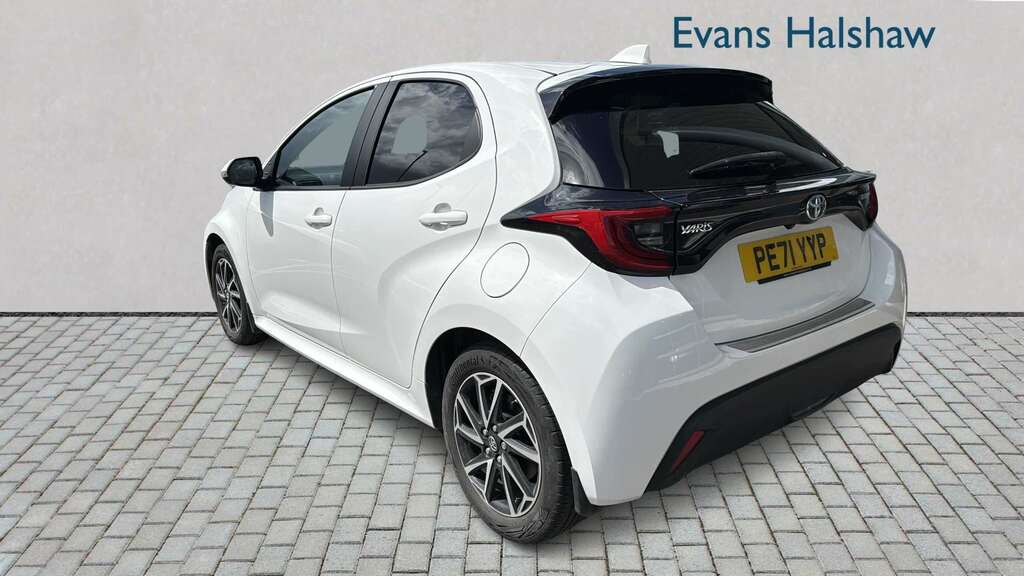 Toyota Yaris 1.6 Awd Circuit Pack Black #2