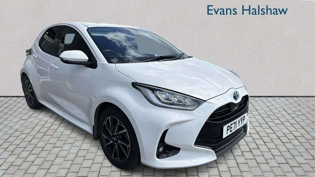 Toyota Yaris 1.6 Awd Circuit Pack Black #1