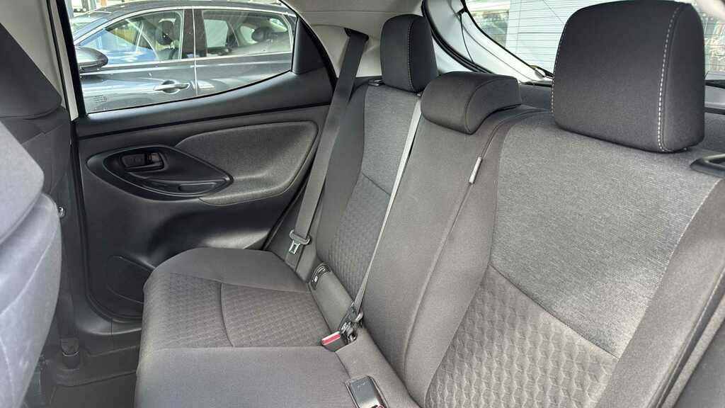 Toyota Yaris 1.6 Awd Circuit Pack Black #13
