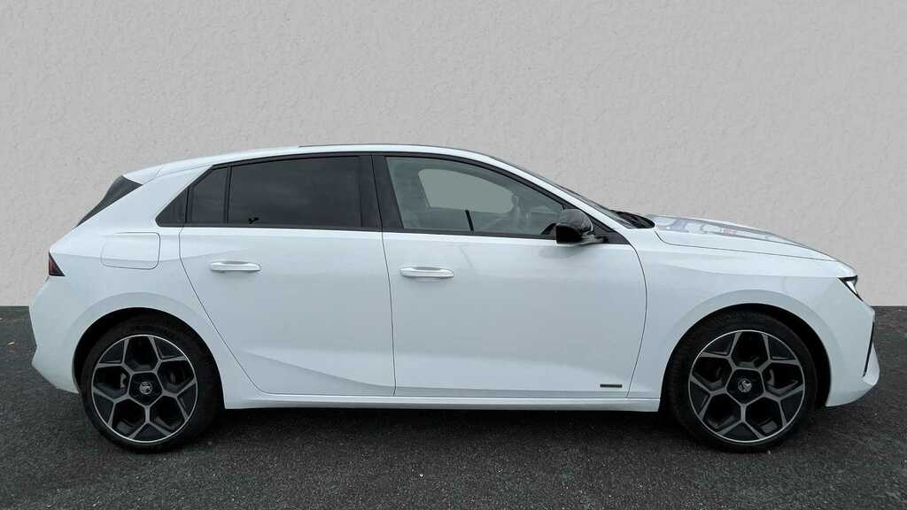 Vauxhall Astra 1.2 Turbo 130 Ultimate 2023 White #3