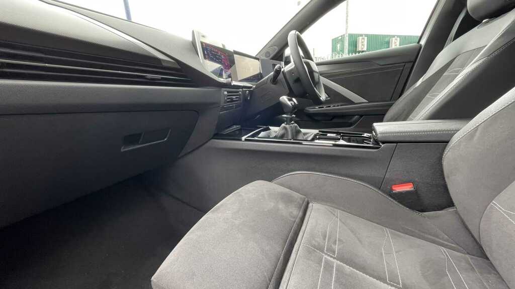Vauxhall Astra 1.2 Turbo 130 Ultimate 2023 White #5