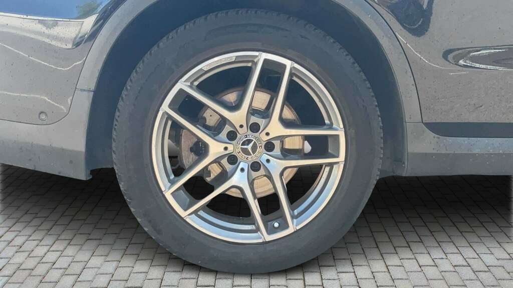 Mercedes-Benz GLC Class 250D 4Matic Amg Line 9G-tronic 2018 Black #4