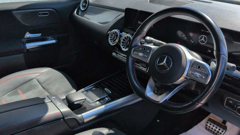 Mercedes-Benz GLA Class Amg Line Red #8