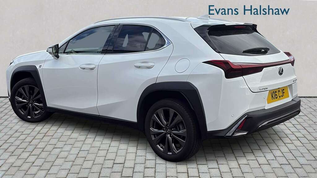 Lexus UX 250H 2.0 F-sport Design Cvt 2023 White #2