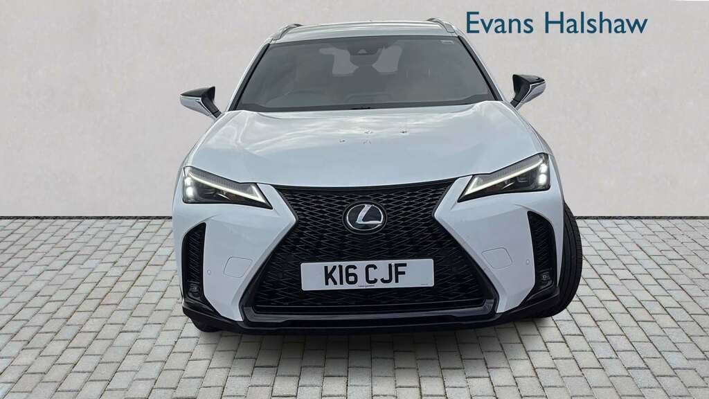 Lexus UX 250H 2.0 F-sport Design Cvt 2023 White #3