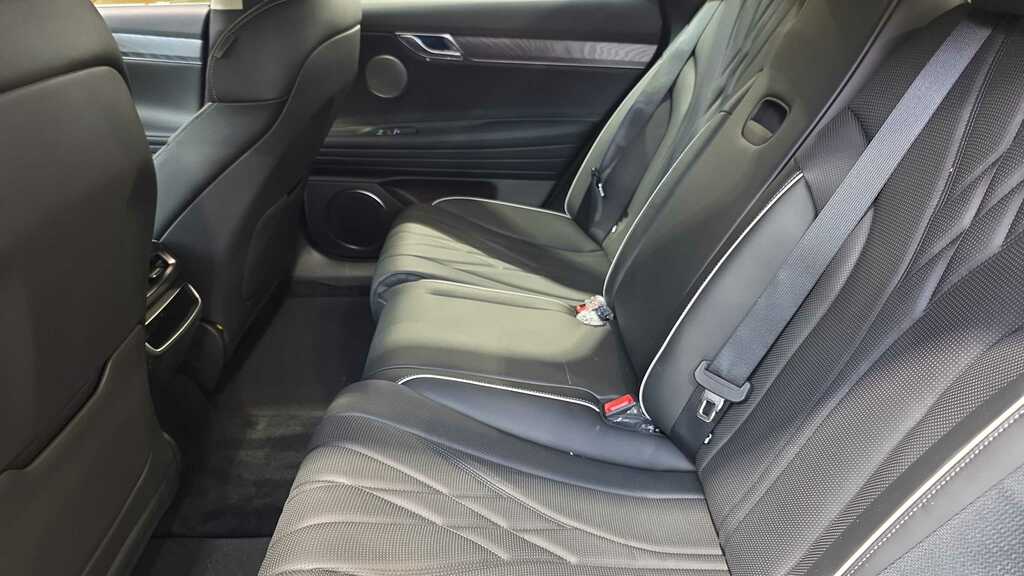 Genesis G80 272Kw Luxury 87.2Kwh Awd 2026 Grey #10