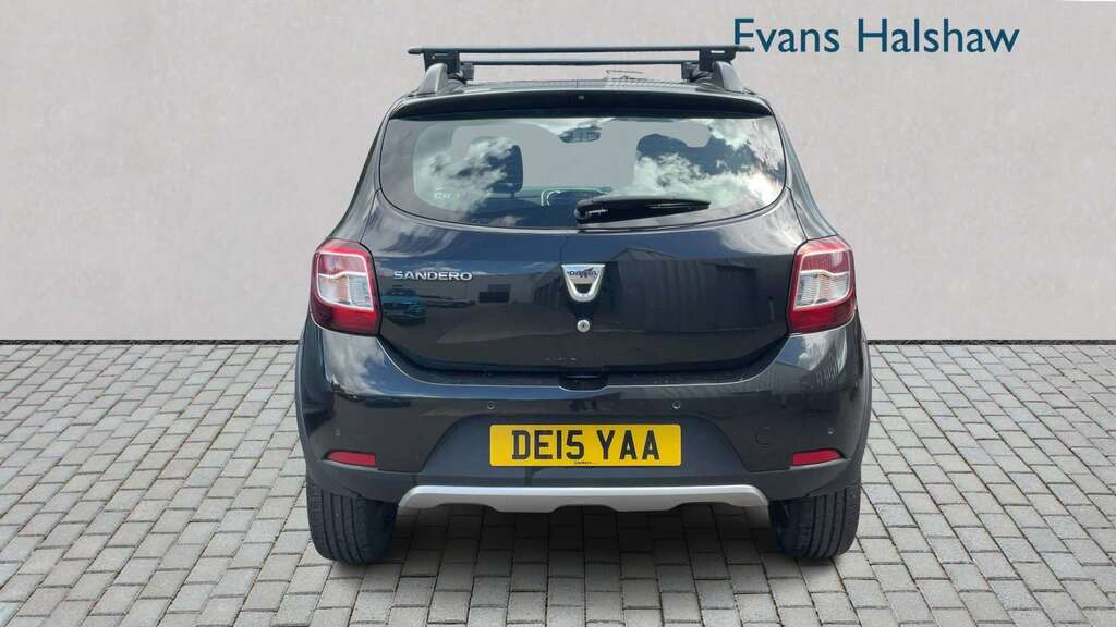 Dacia Sandero Stepway 1.5 Dci Laureate 2015 Black #4