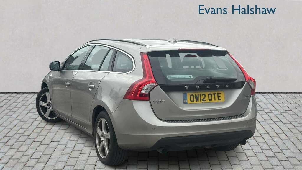 Volvo V60 T3 150 Se Powershift 2012 Gold #2