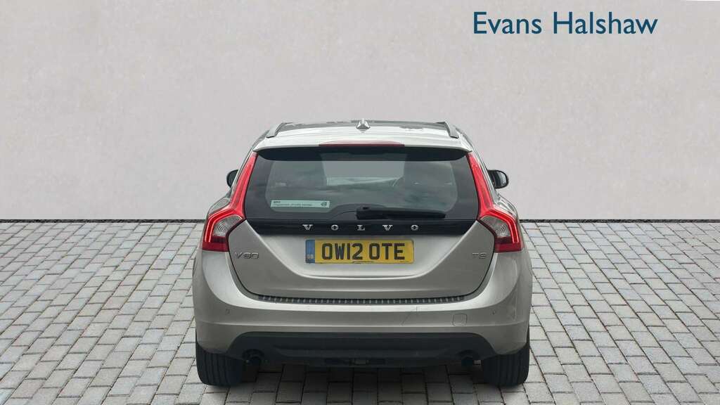Volvo V60 T3 150 Se Powershift 2012 Gold #3