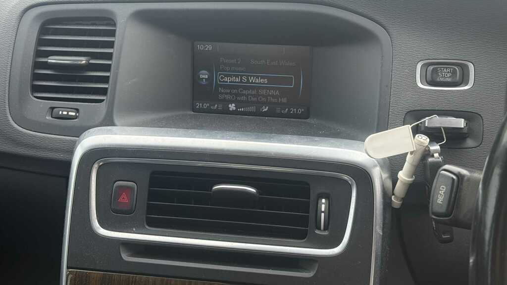 Volvo V60 T3 150 Se Powershift 2012 Gold #5