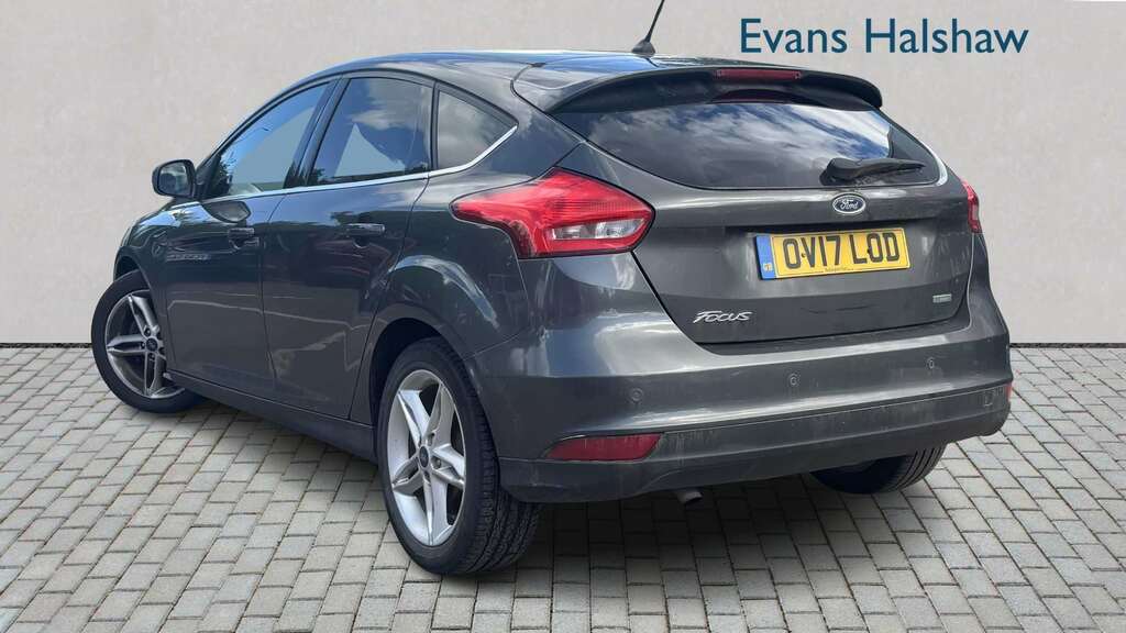 Ford Focus 1.0 Ecoboost Zetec Edition 2017 OV17LOD White #2