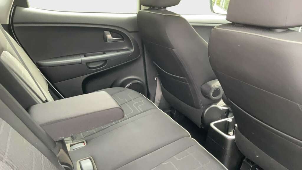 Kia Venga 1.6 4 Euro 6 Red #11