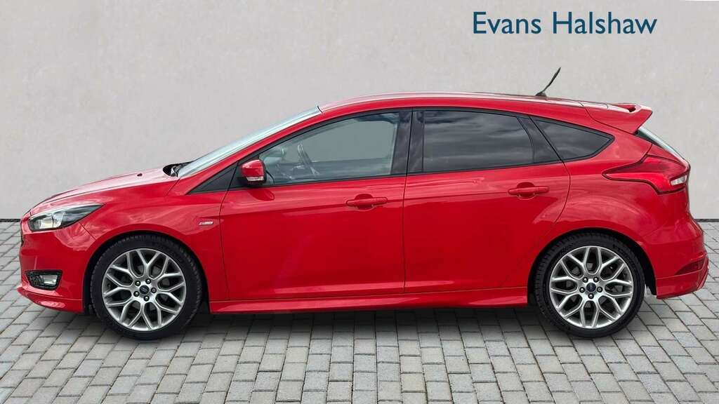 Ford Focus 1.0 Ecoboost 140 St-line Navigation 2018 Red #4
